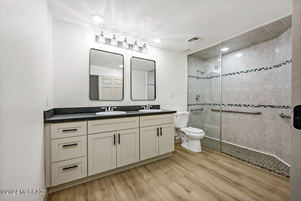 1030 W Roller Coaster Road