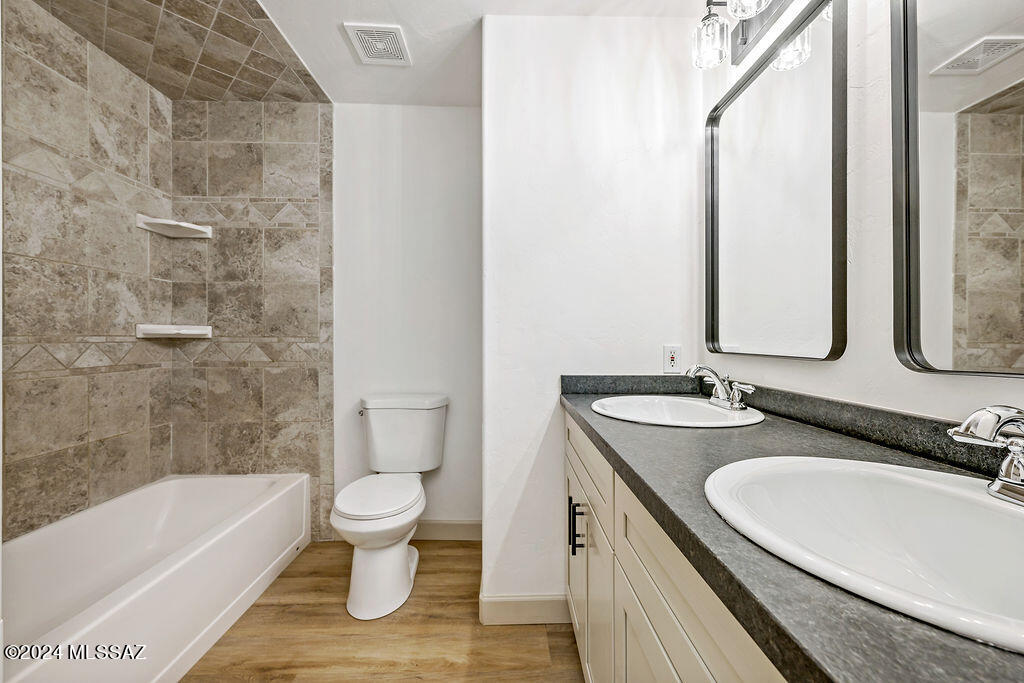 1030 W Roller Coaster Road