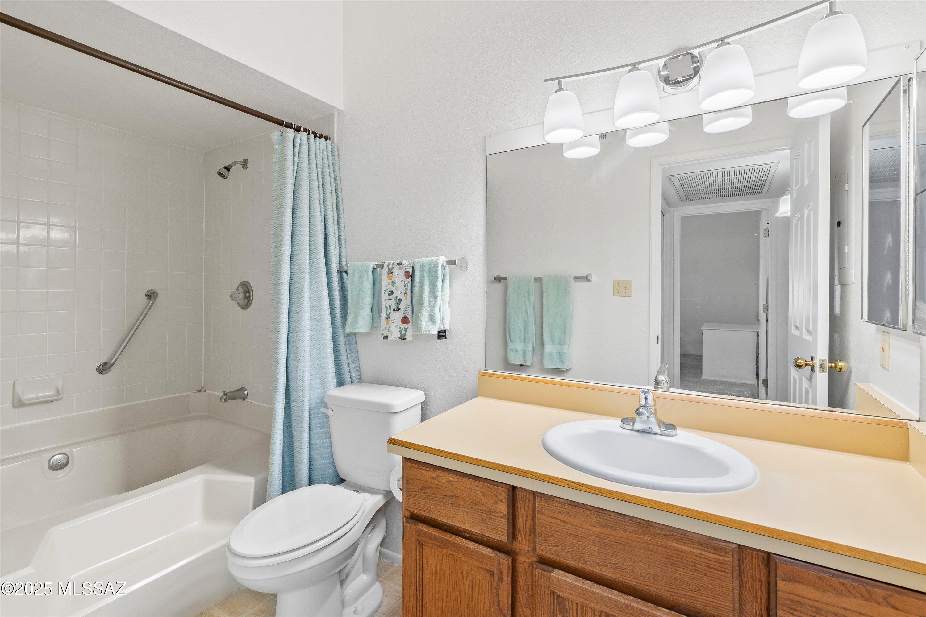 5500 N Valley View Road Unit: 101