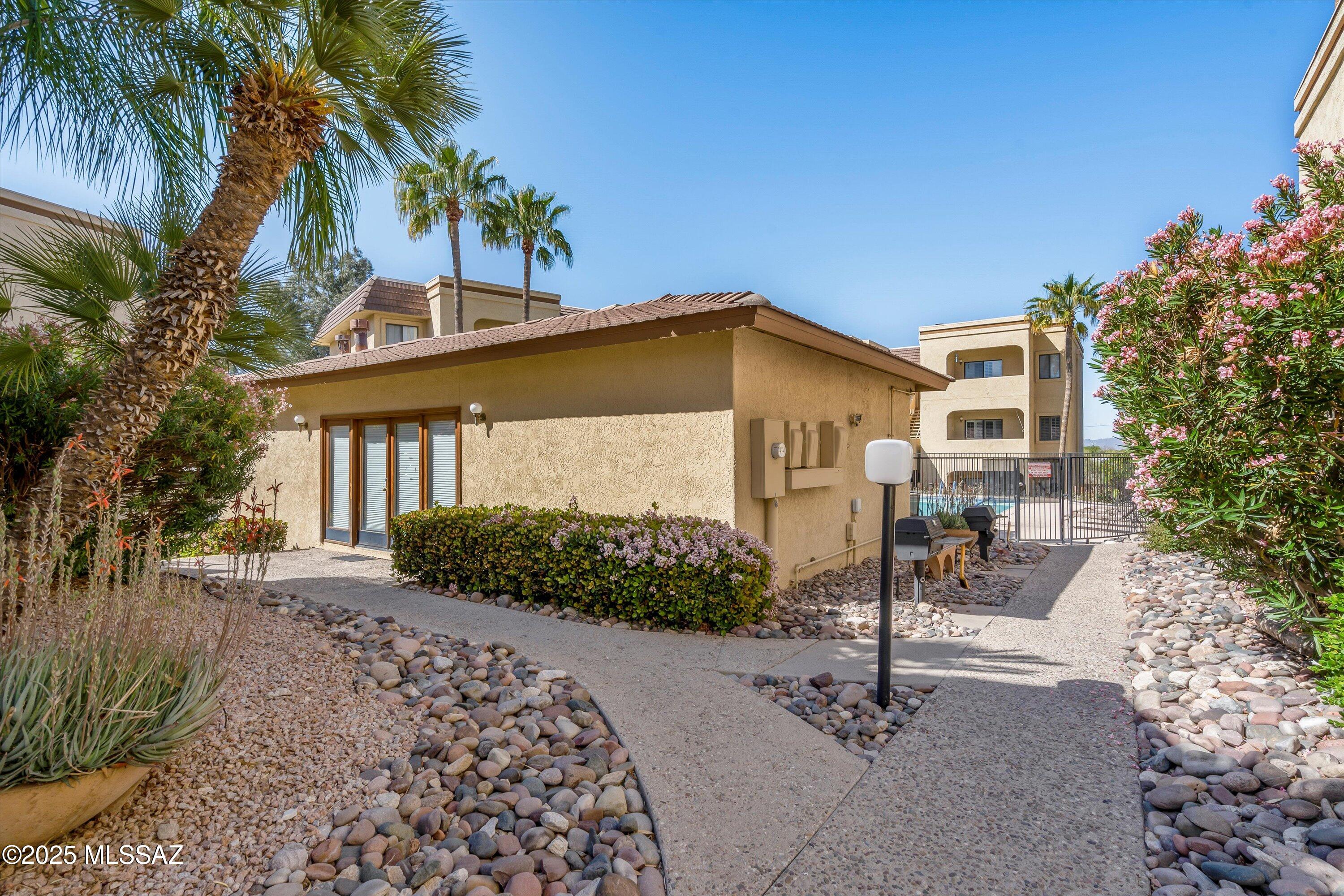 5500 N Valley View Road Unit: 101