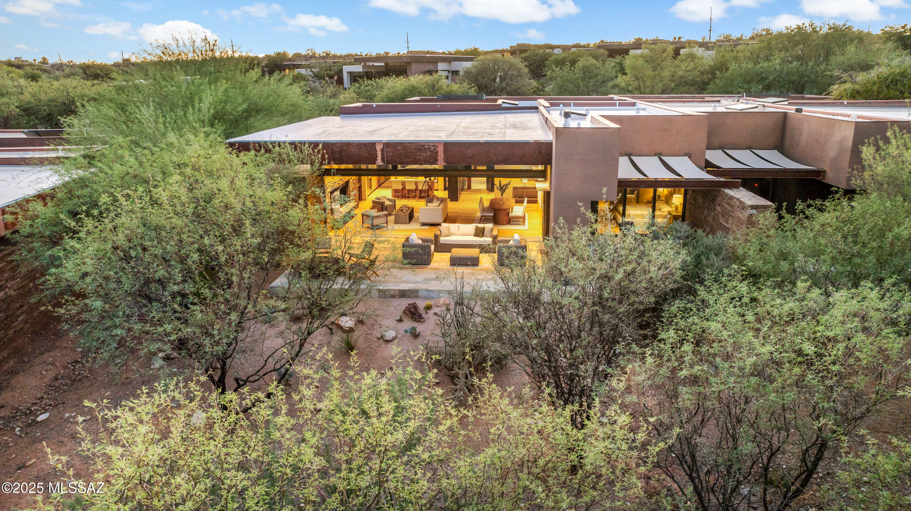 5000 E Via Estancia Miraval Unit: 8