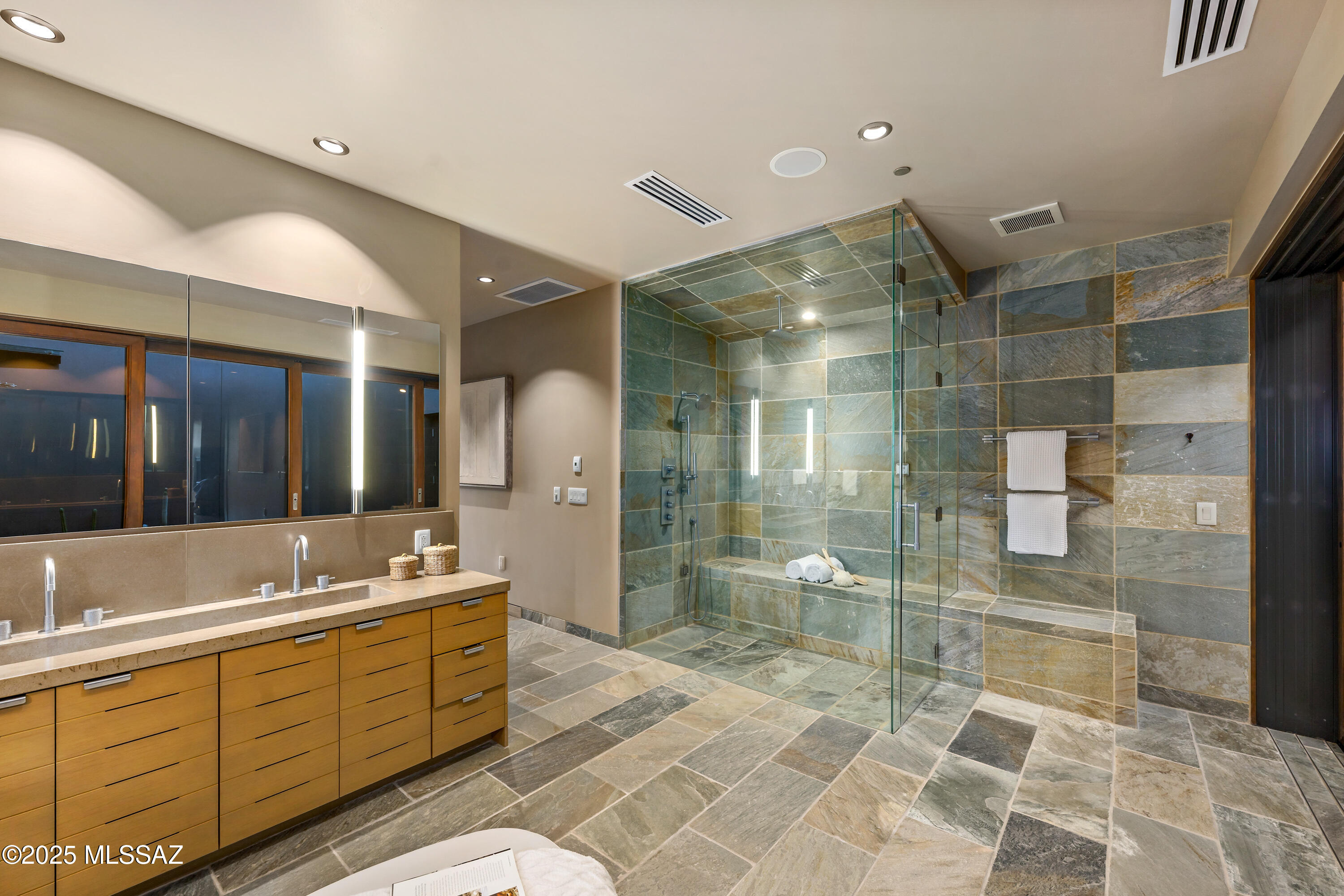 5000 E Via Estancia Miraval Unit: 8