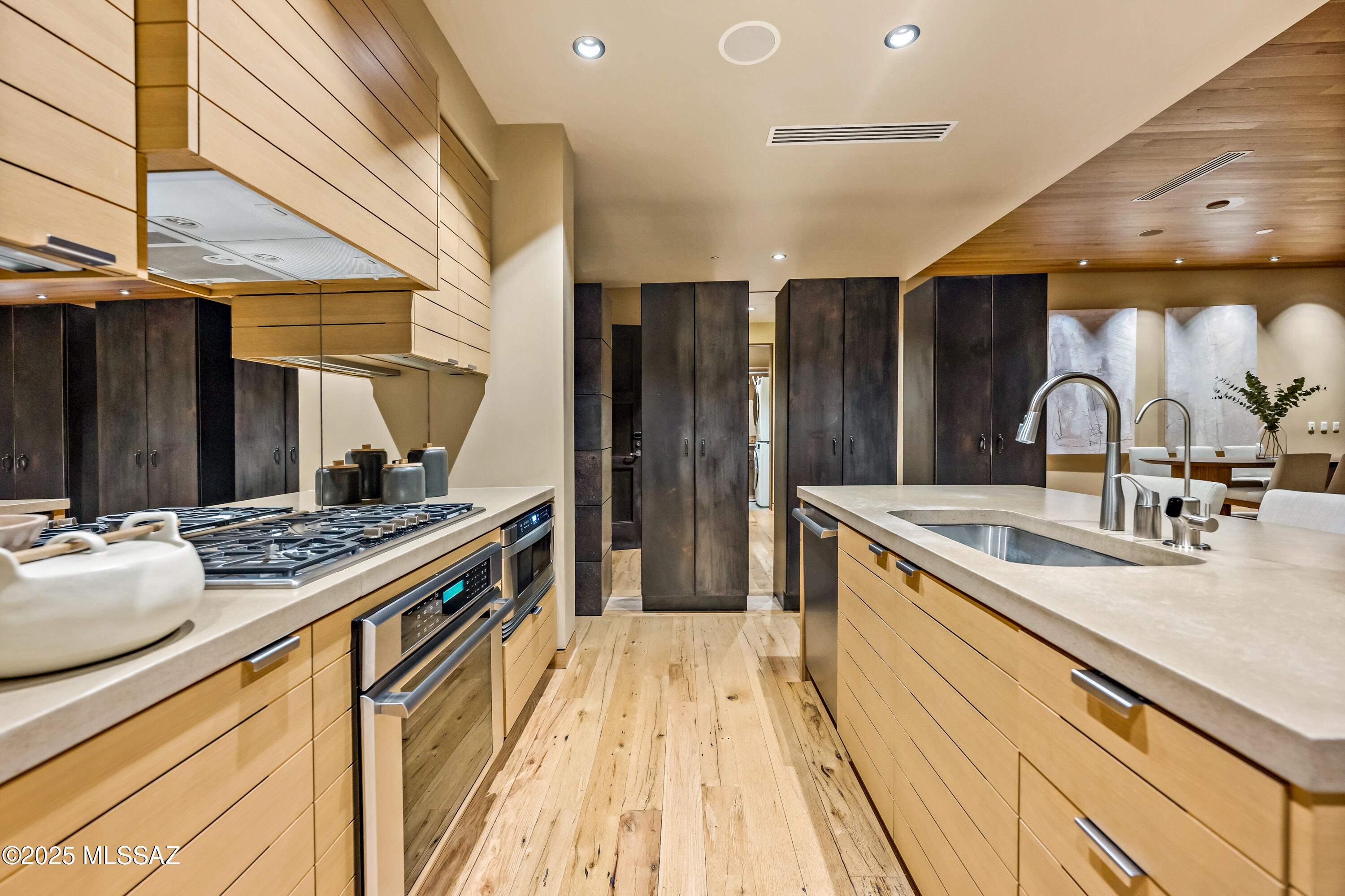 5000 E Via Estancia Miraval Unit: 8