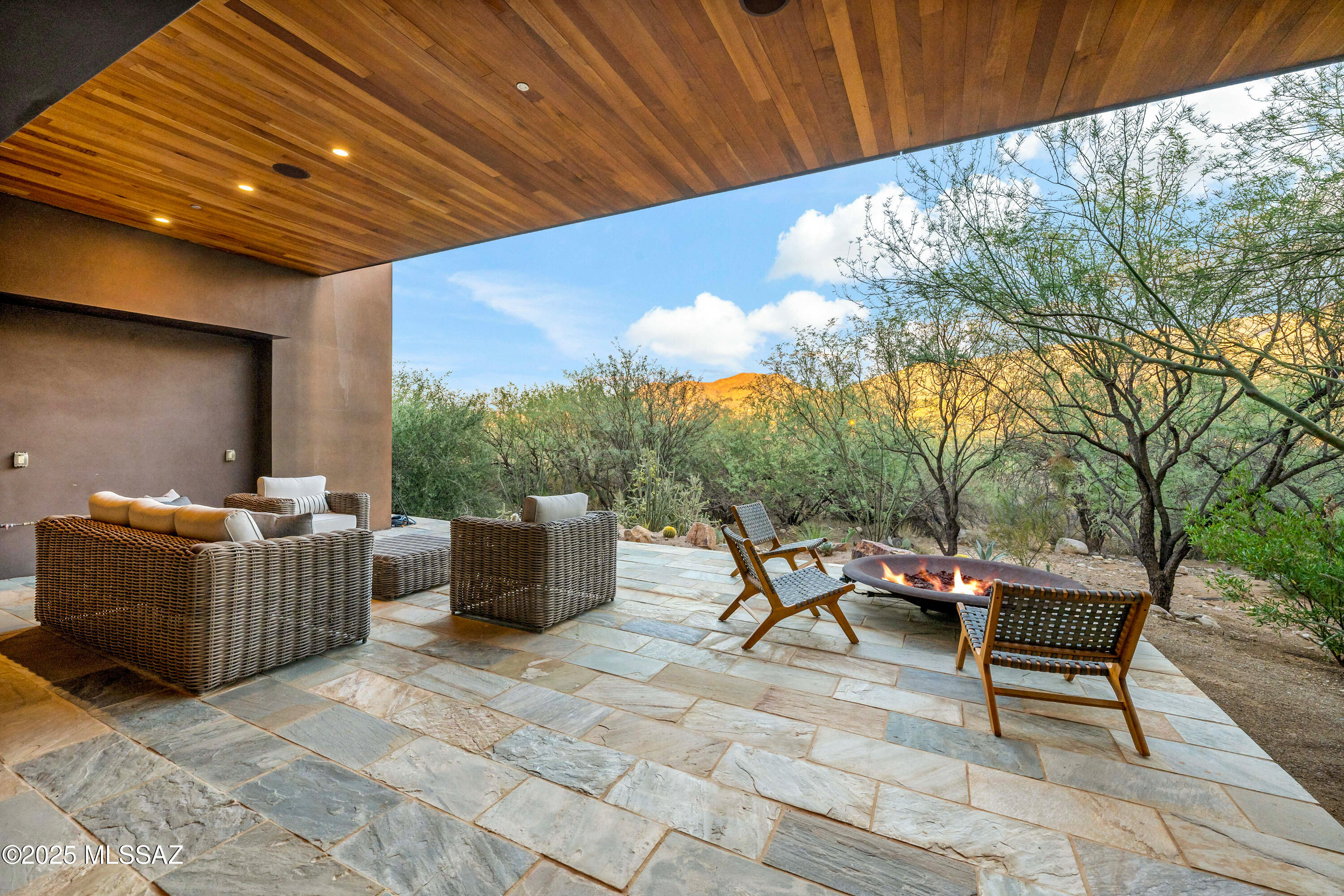 5000 E Via Estancia Miraval Unit: 8