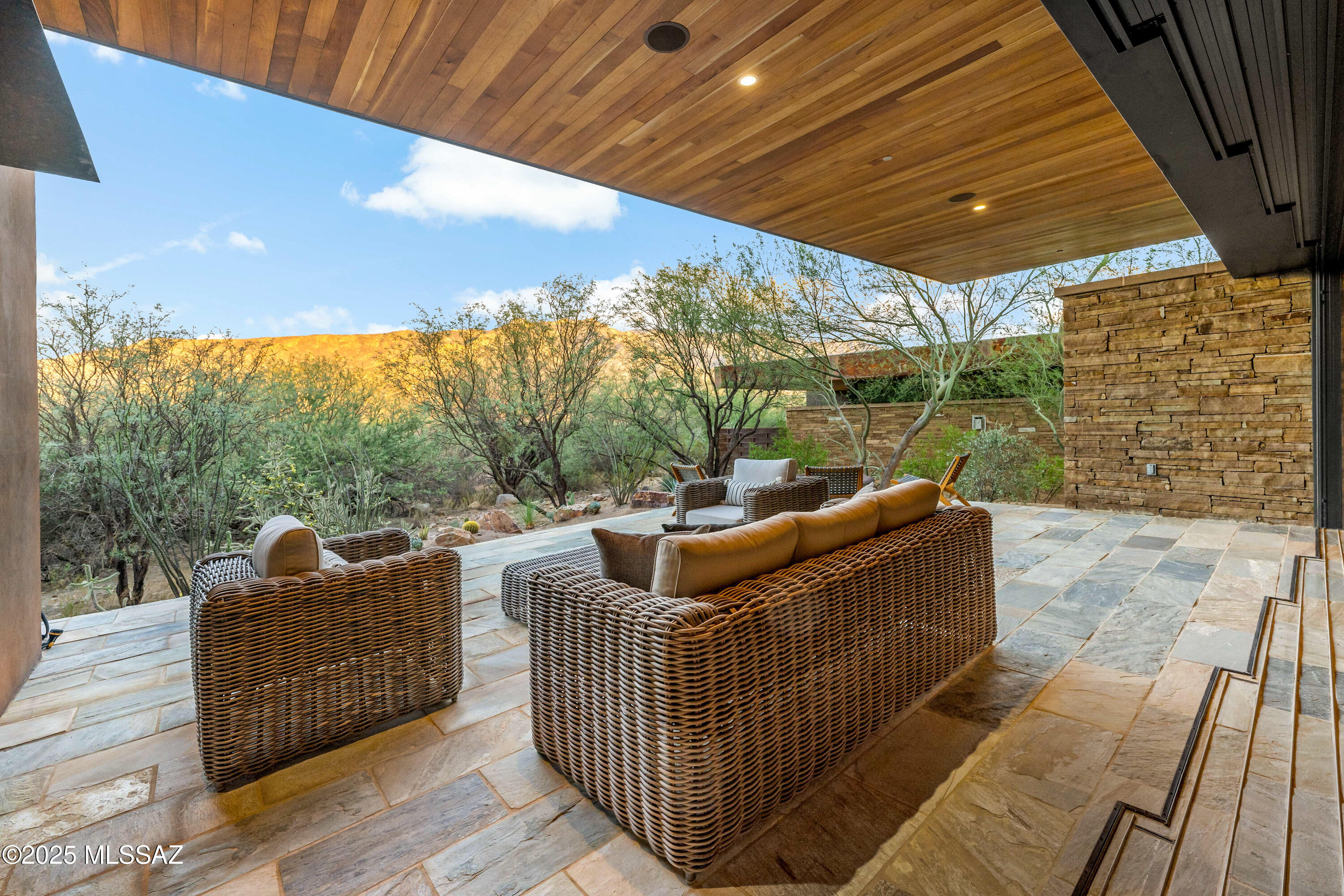 5000 E Via Estancia Miraval Unit: 8