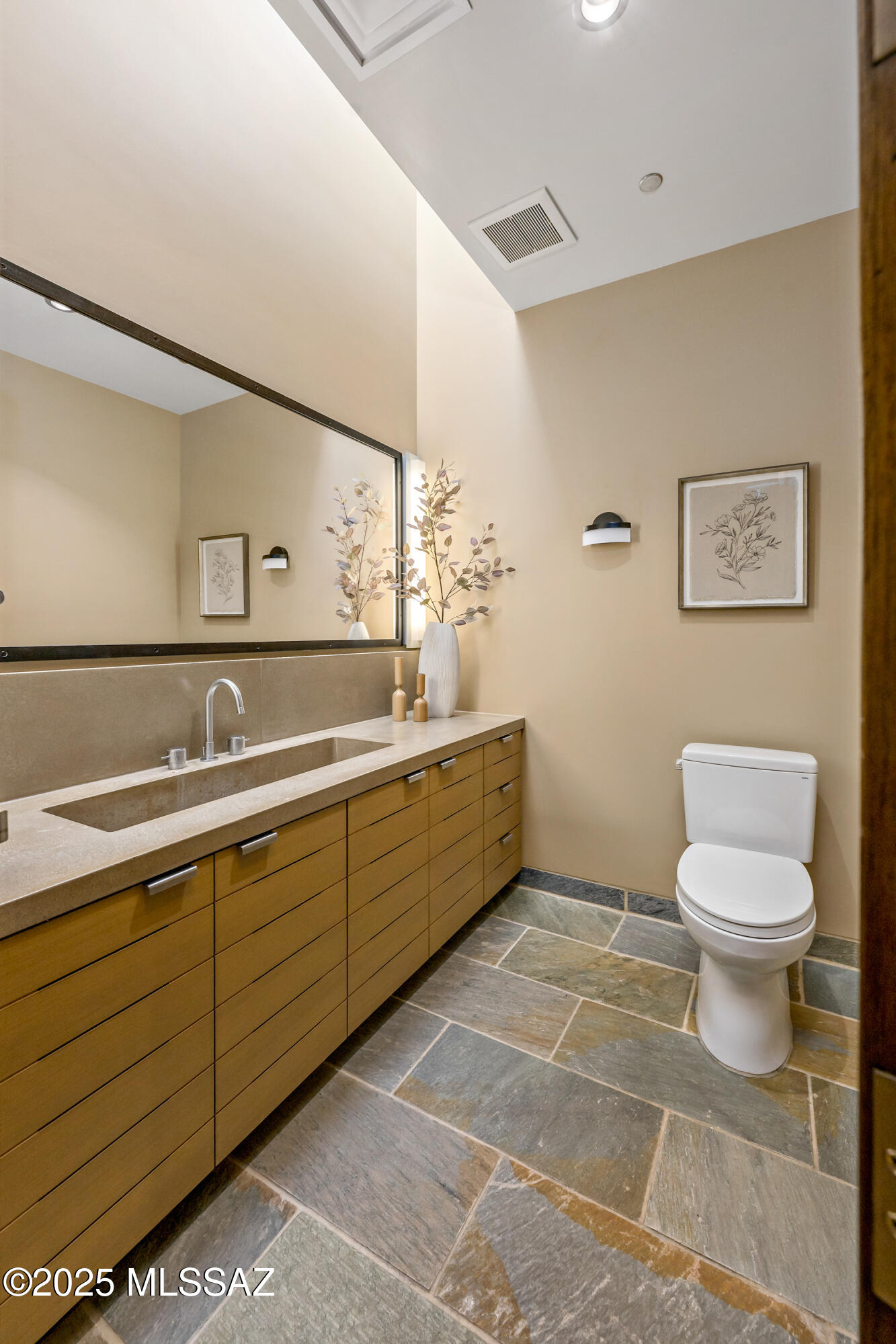 5000 E Via Estancia Miraval Unit: 8