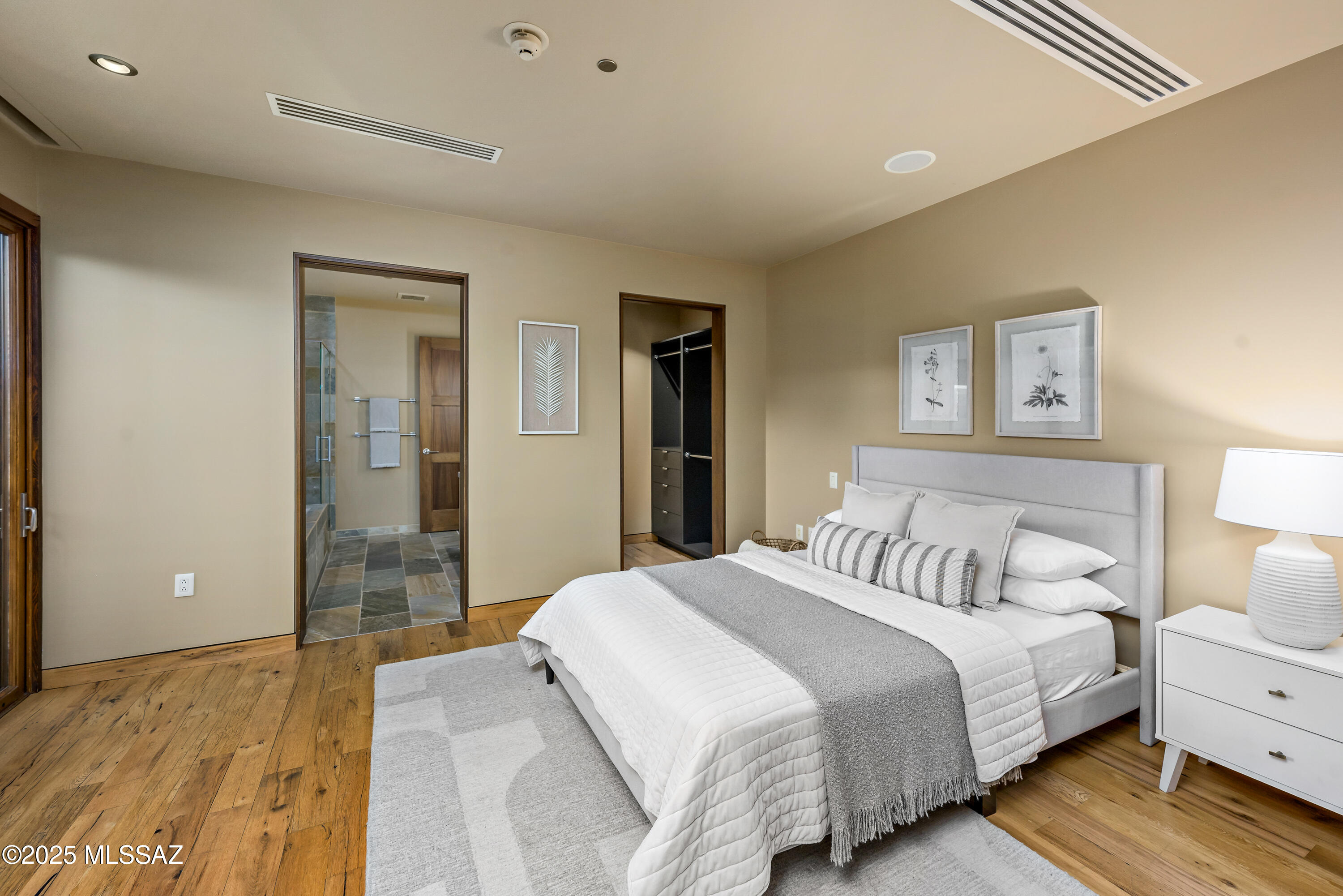 5000 E Via Estancia Miraval Unit: 8