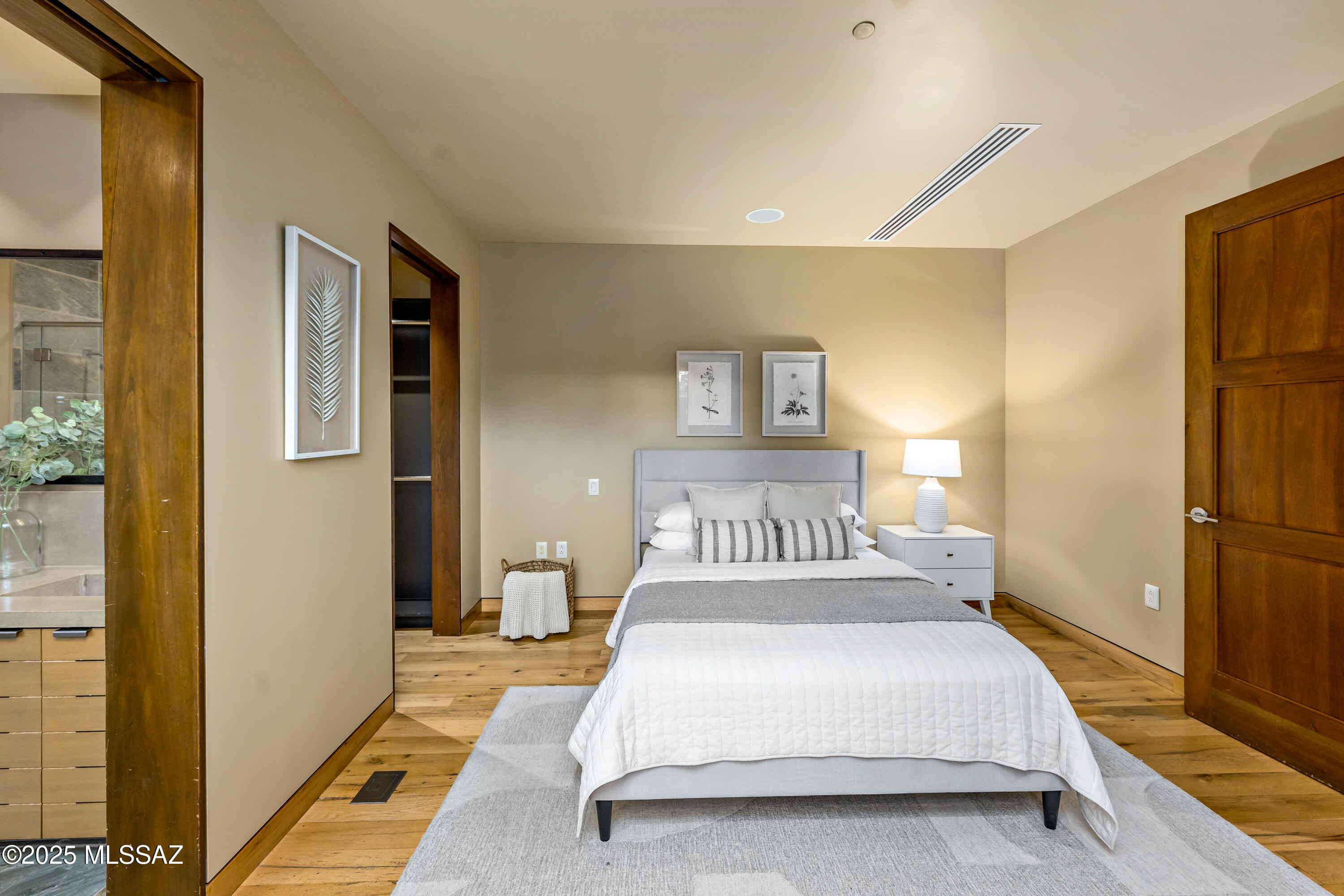 5000 E Via Estancia Miraval Unit: 8