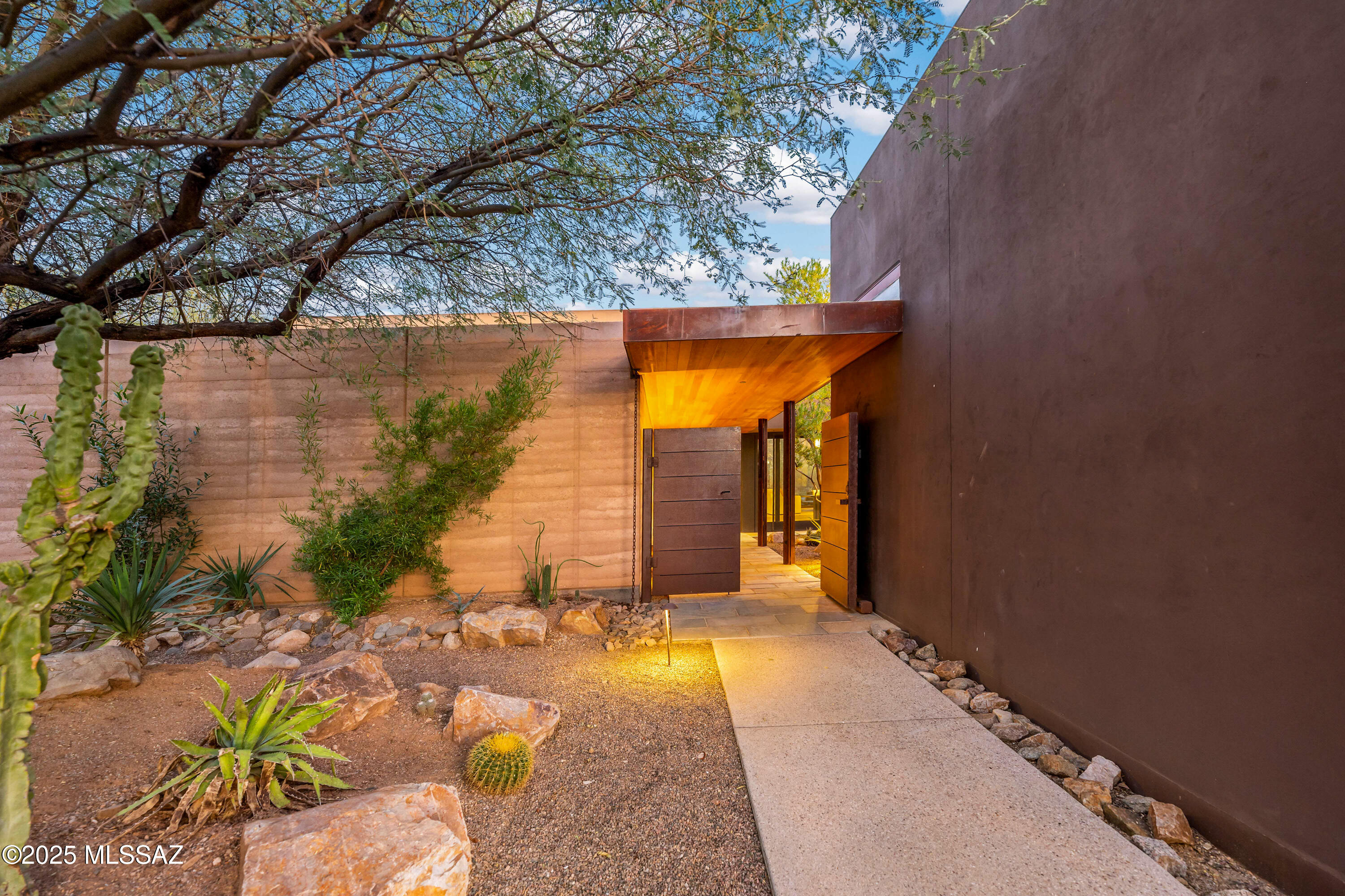 5000 E Via Estancia Miraval Unit: 15