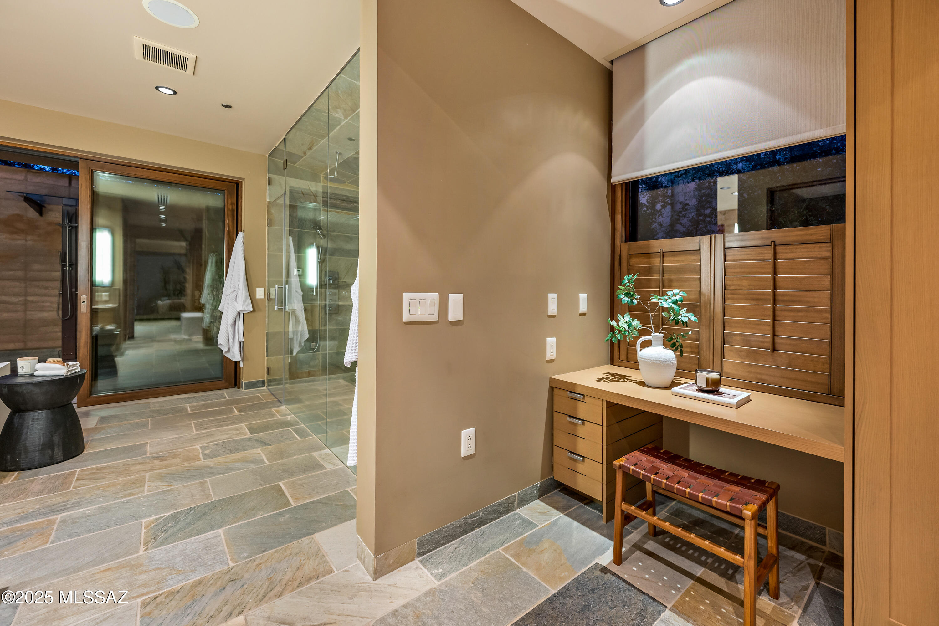 5000 E Via Estancia Miraval Unit: 15