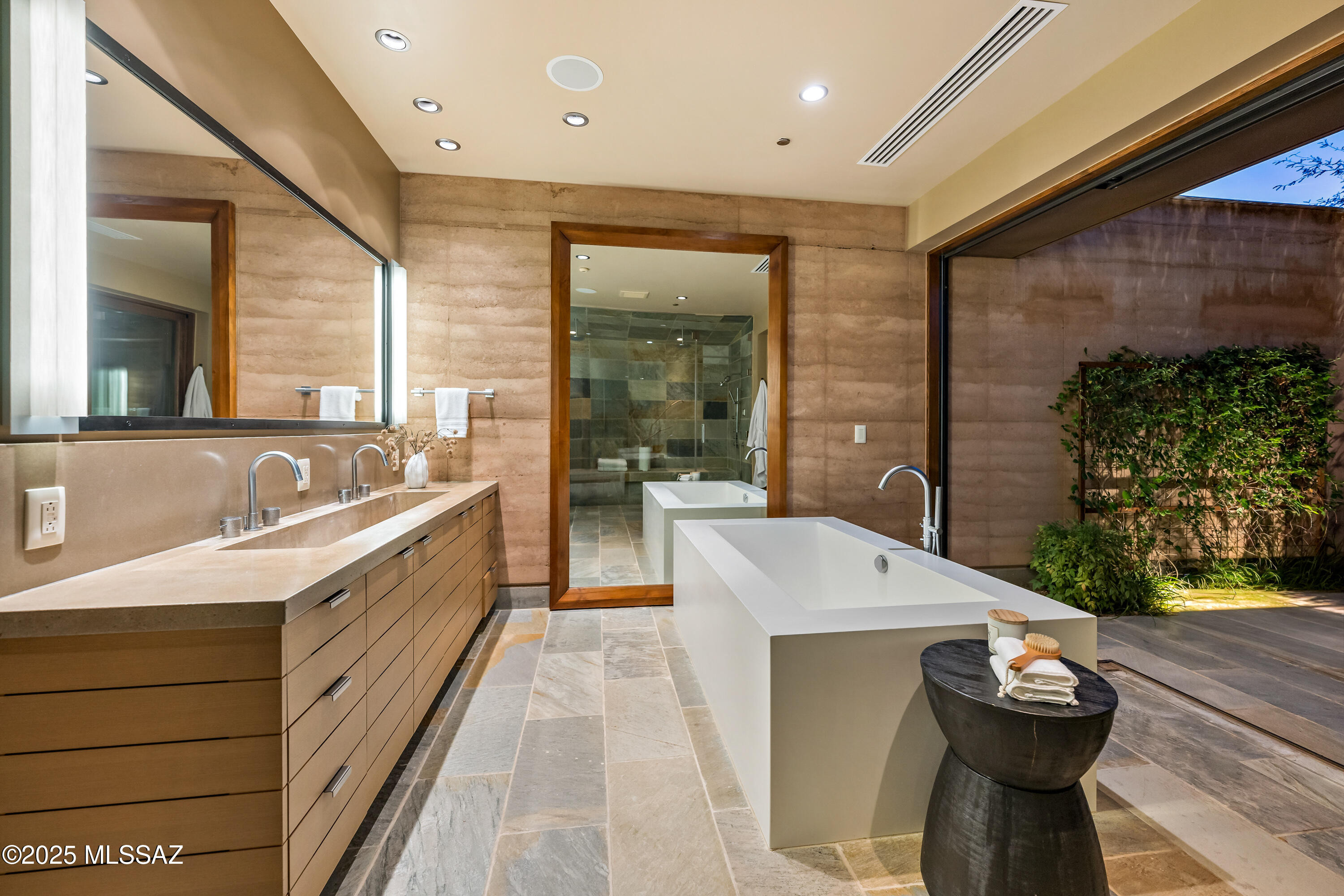 5000 E Via Estancia Miraval Unit: 15