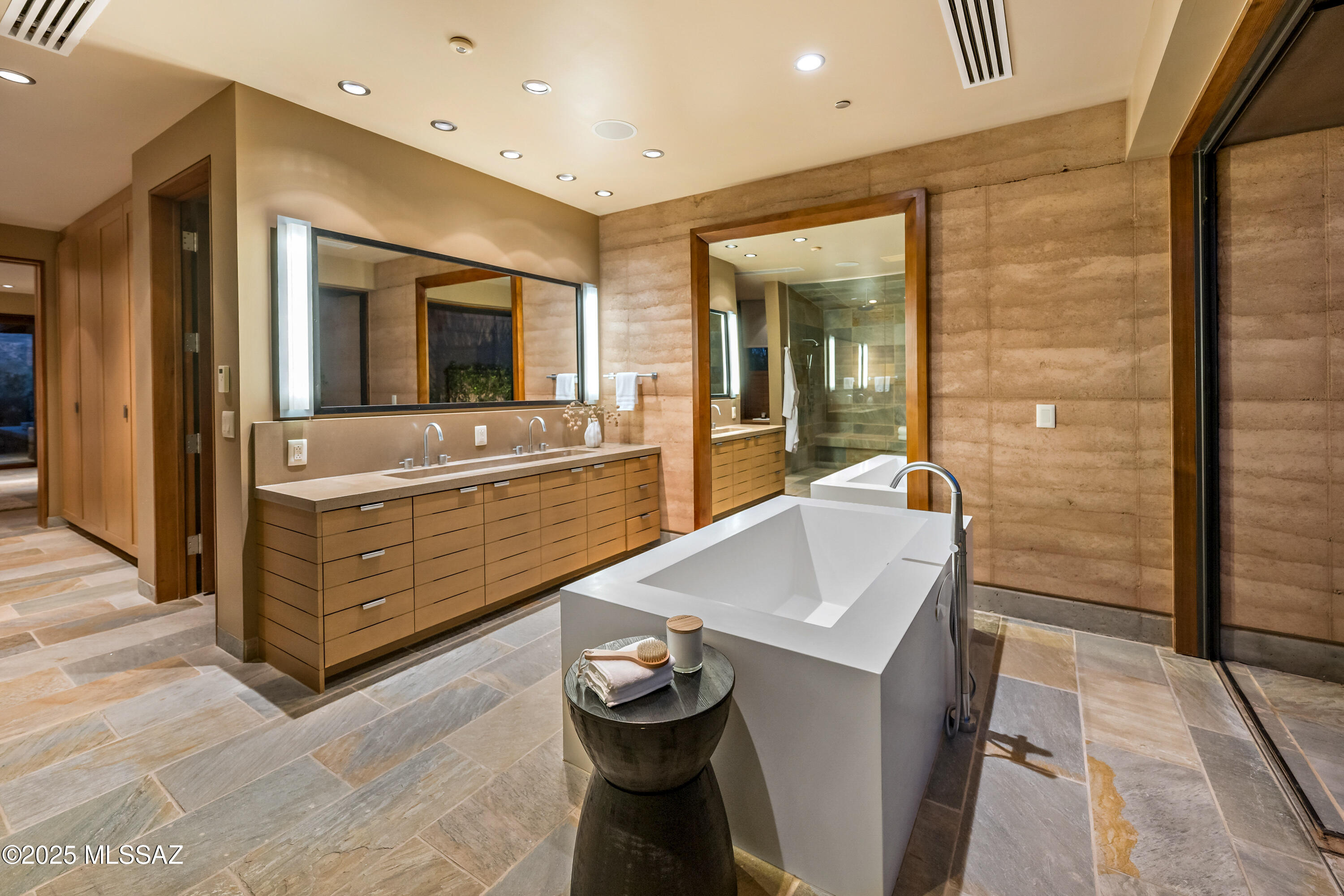 5000 E Via Estancia Miraval Unit: 15