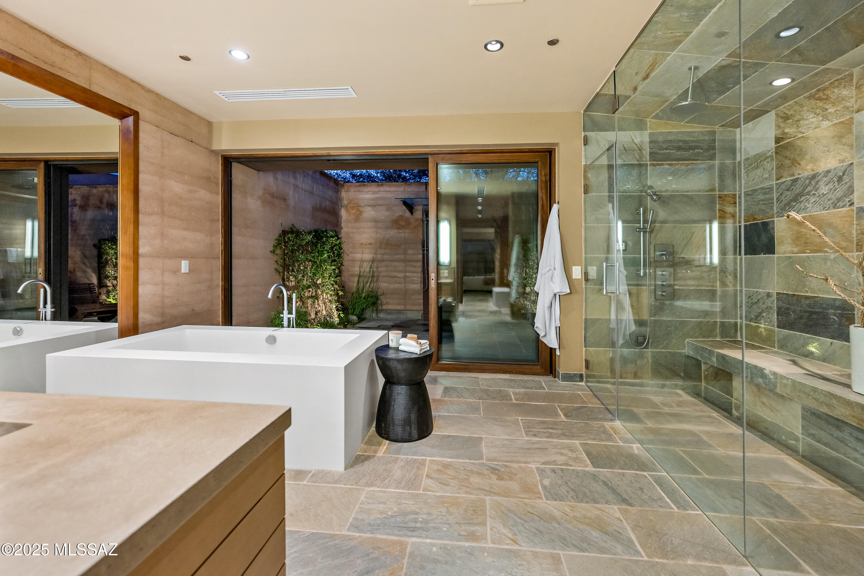 5000 E Via Estancia Miraval Unit: 15