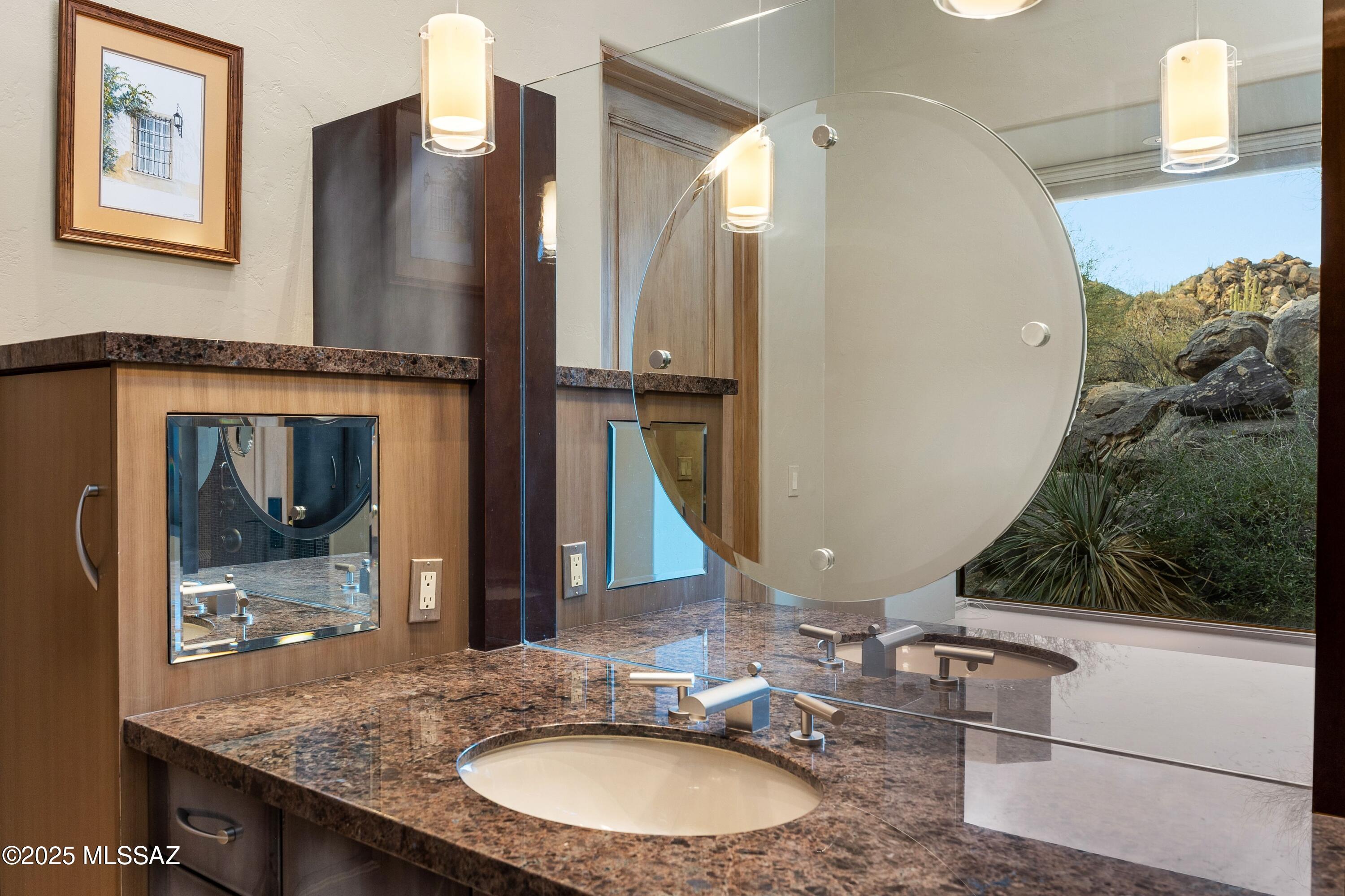 1222 W Tortolita Mountain Circle