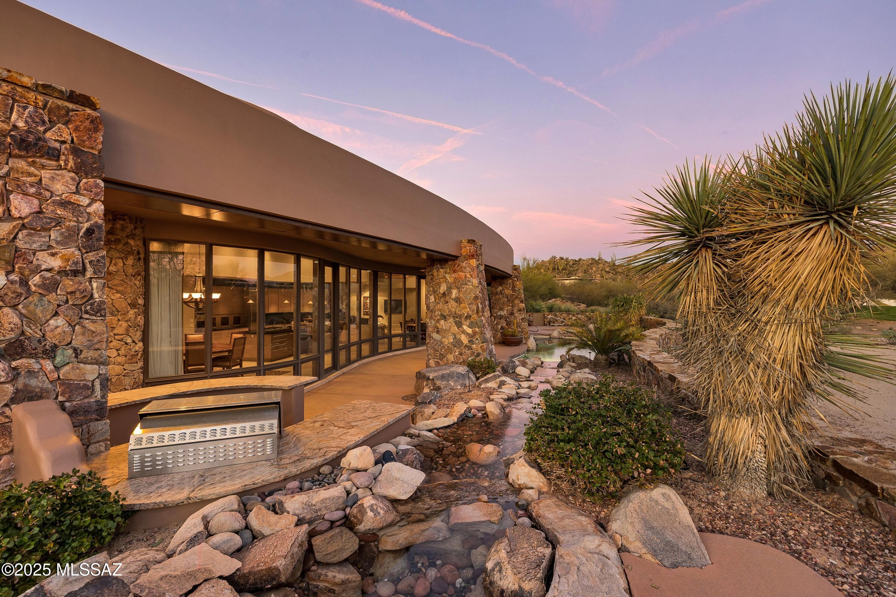 1222 W Tortolita Mountain Circle