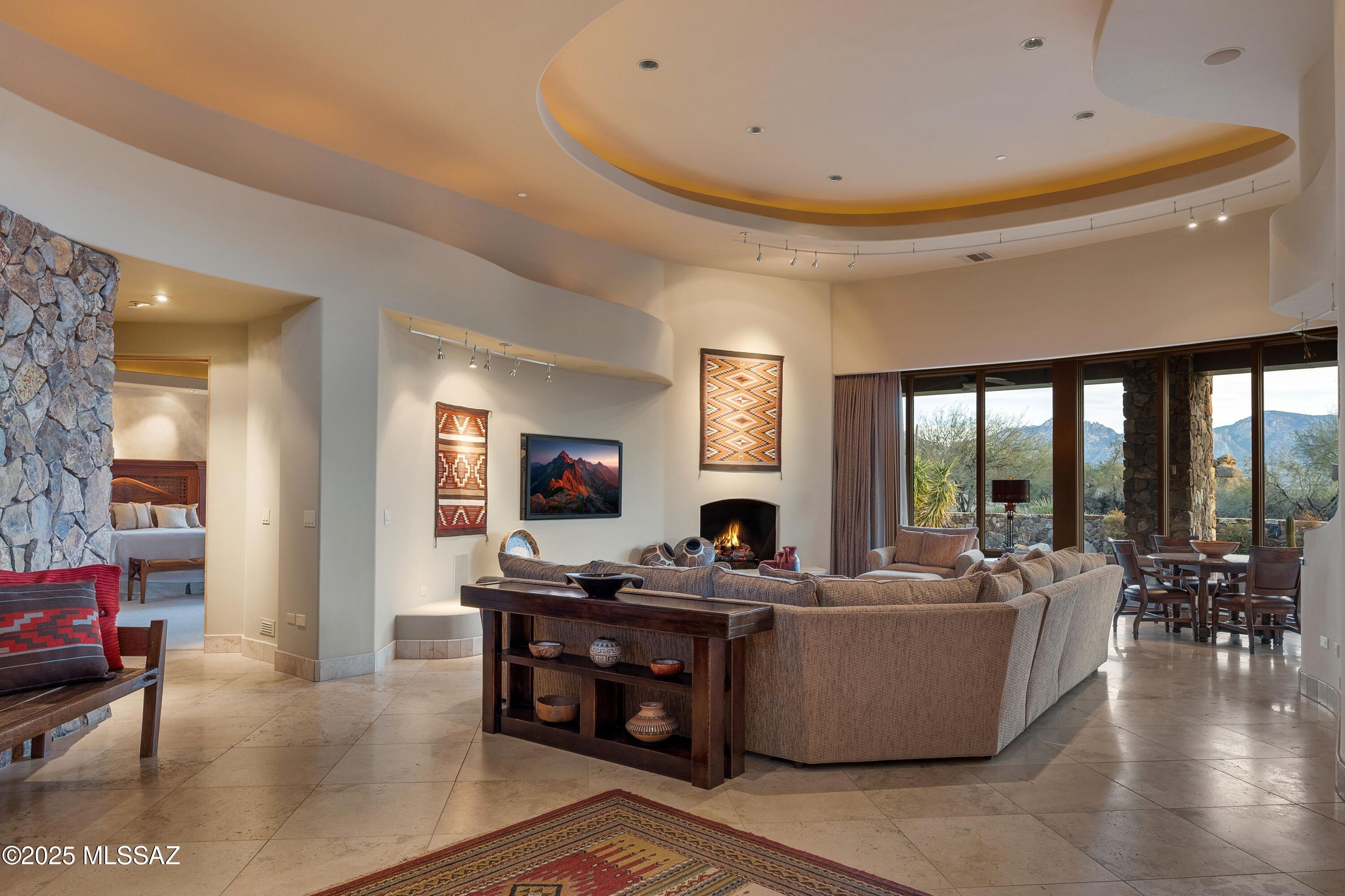 1222 W Tortolita Mountain Circle