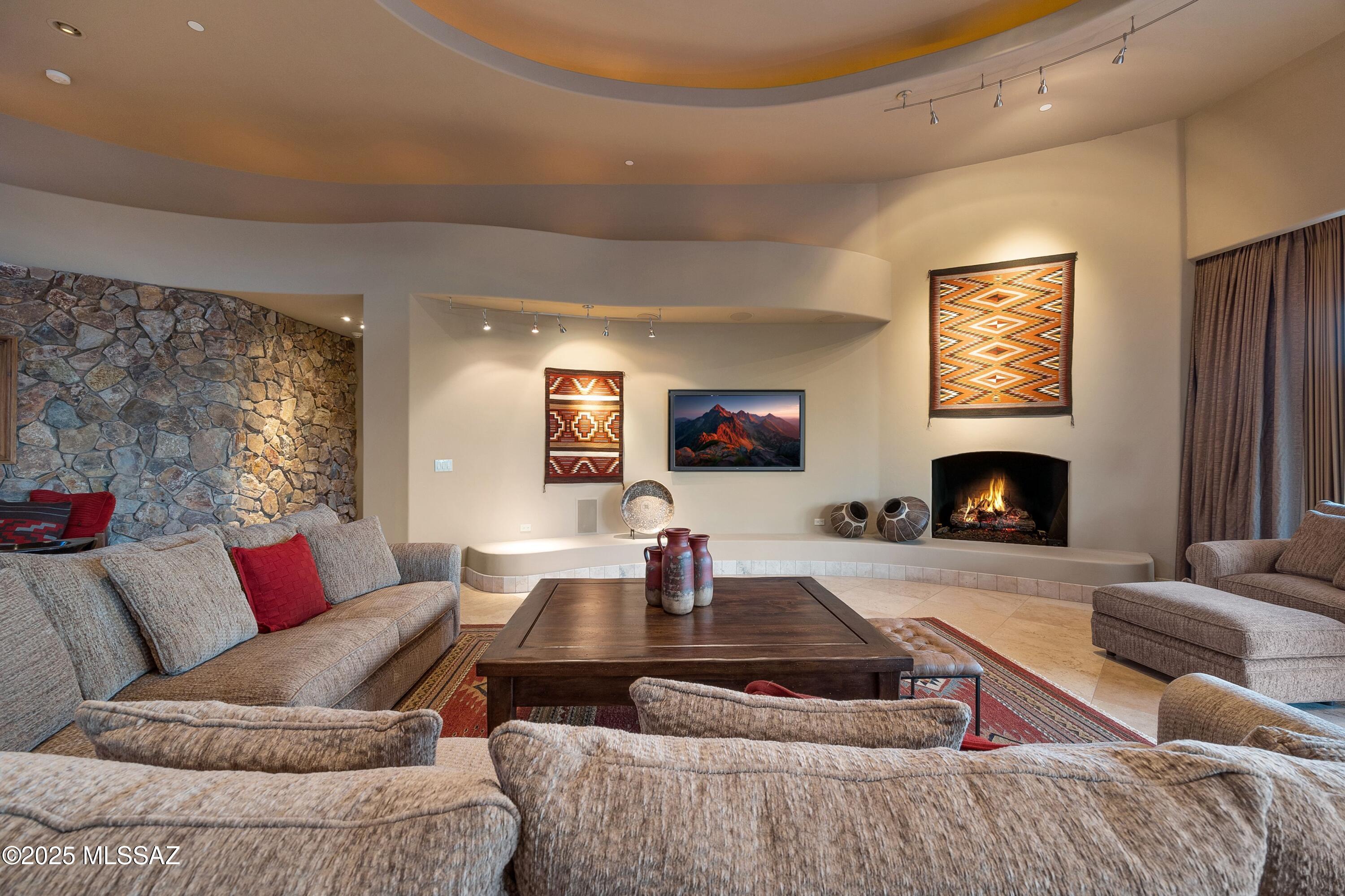 1222 W Tortolita Mountain Circle