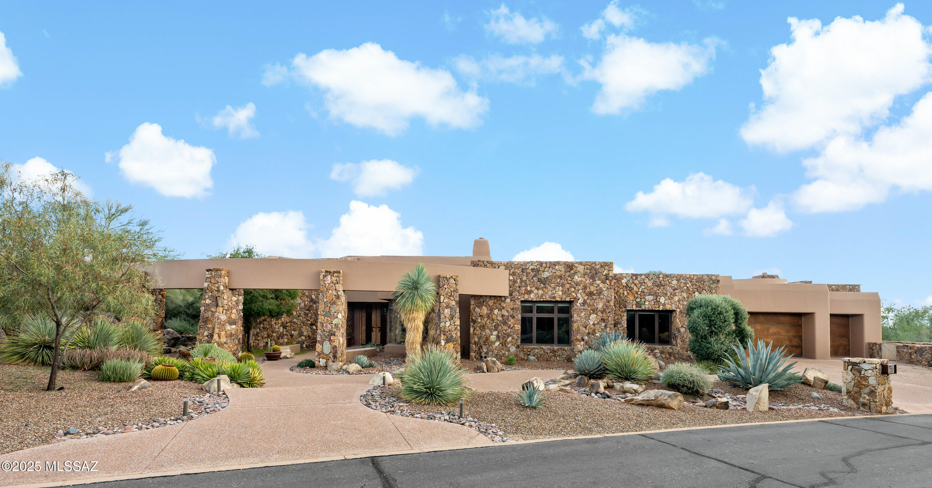 1222 W Tortolita Mountain Circle