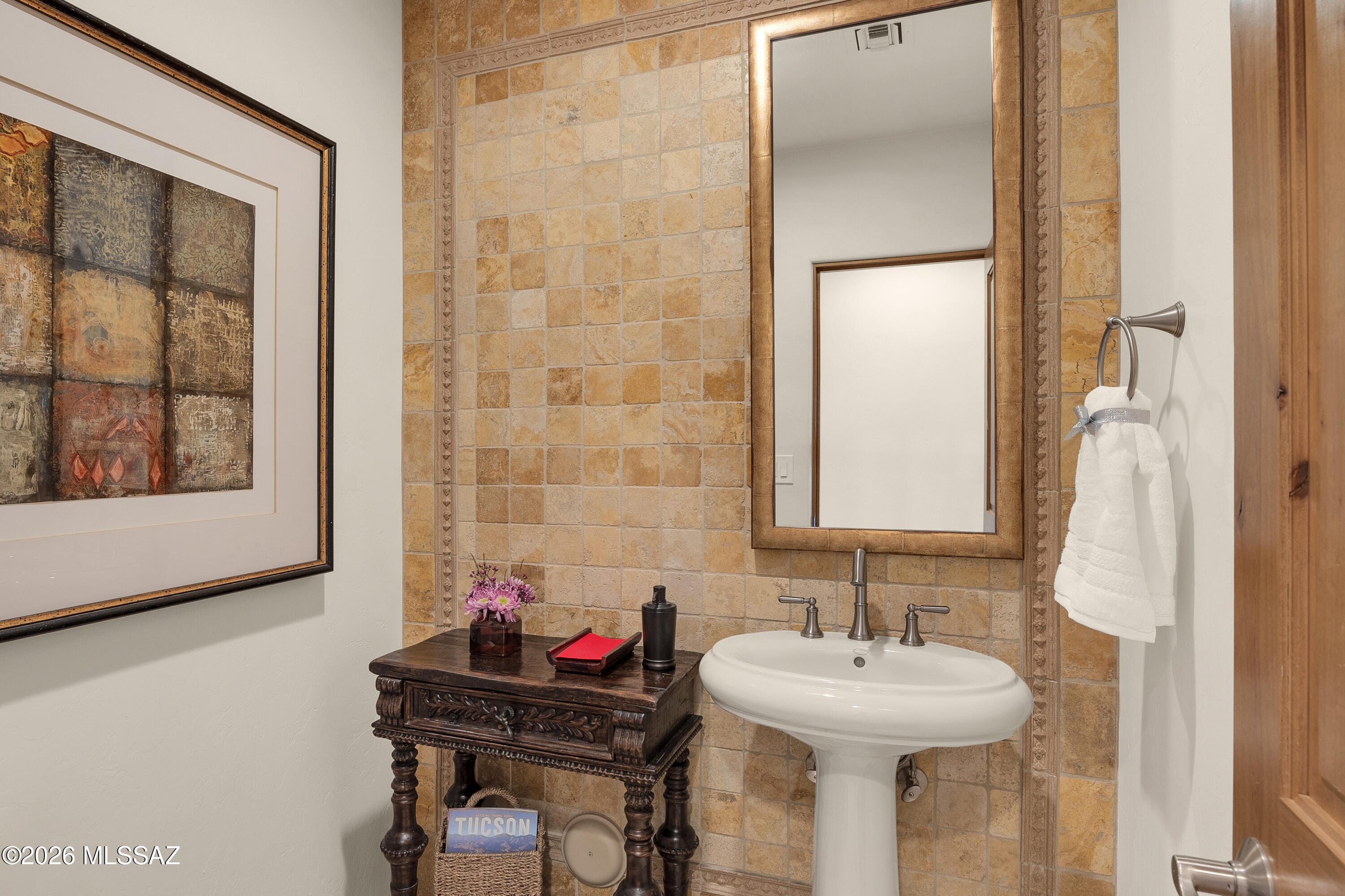 1139 W Sheared Granite Place