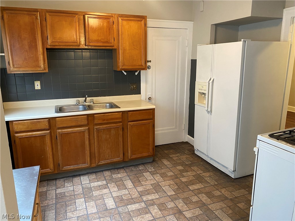3260 W 130th Street