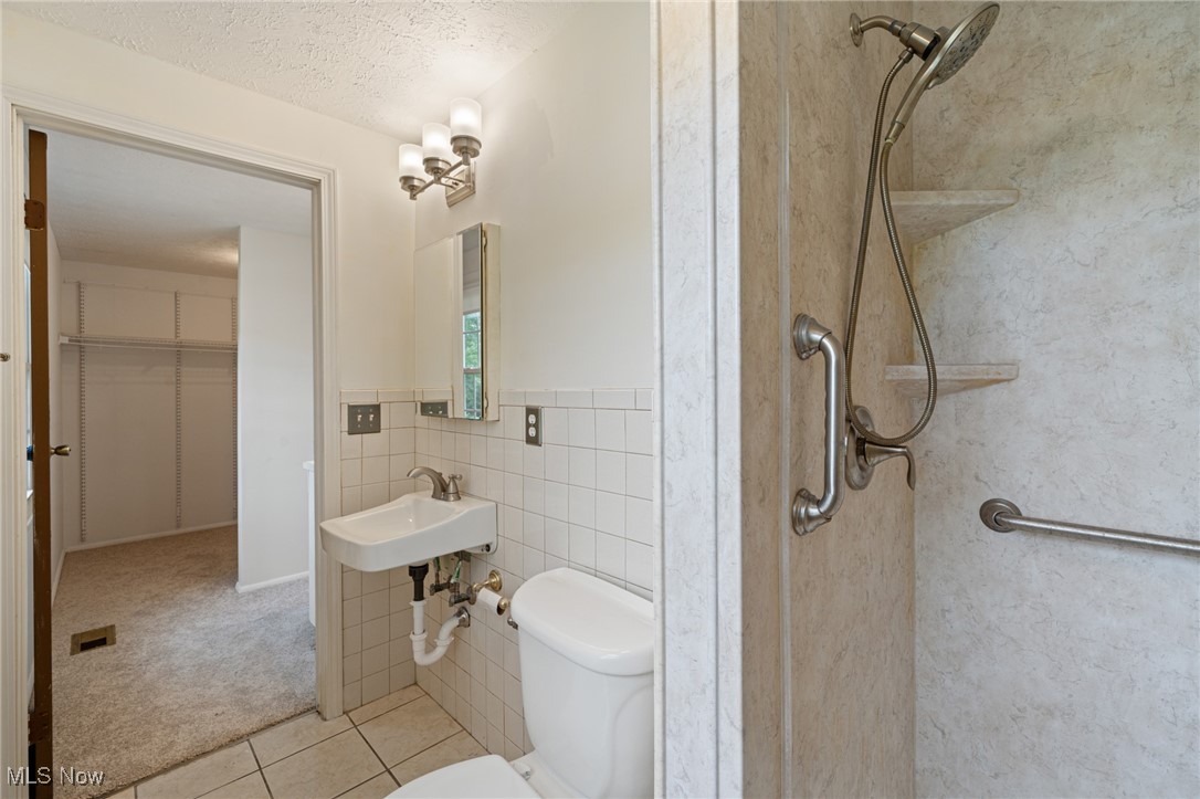 5601 Sunset Drive