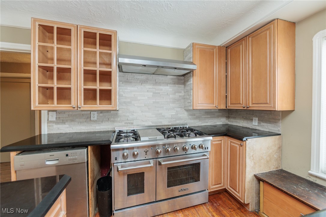 5062 Lee Road