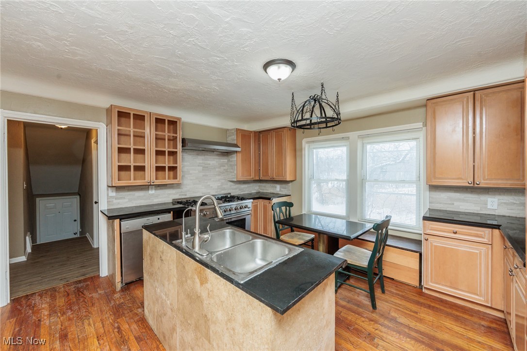 5062 Lee Road