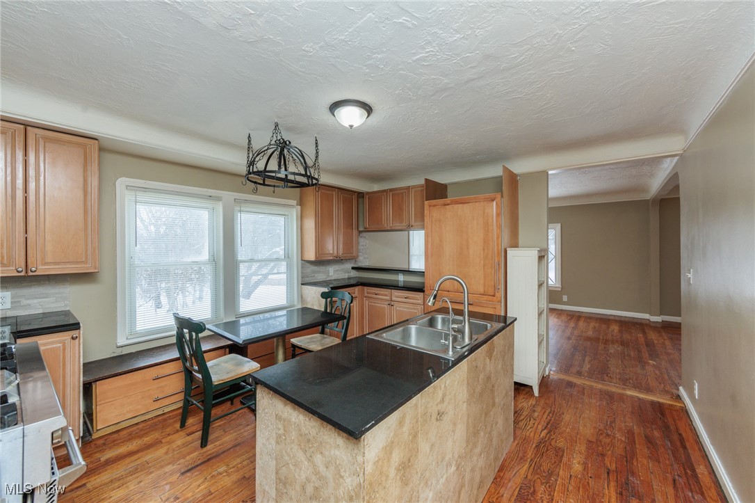 5062 Lee Road