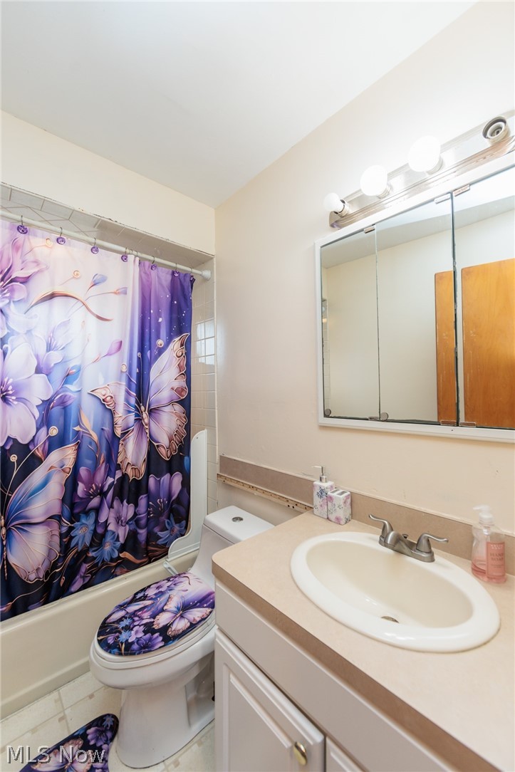 325 E 244th Street