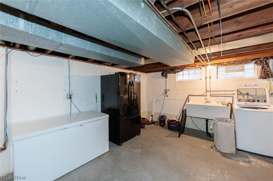 325 E 244th Street