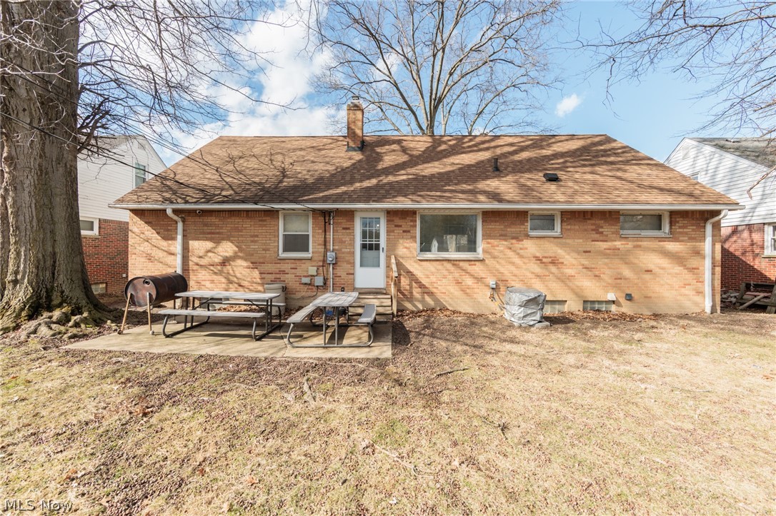 325 E 244th Street