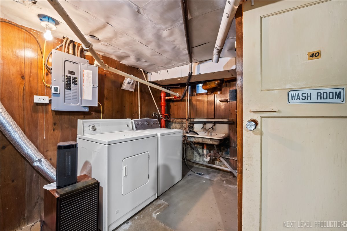 709 N Van Buren Street