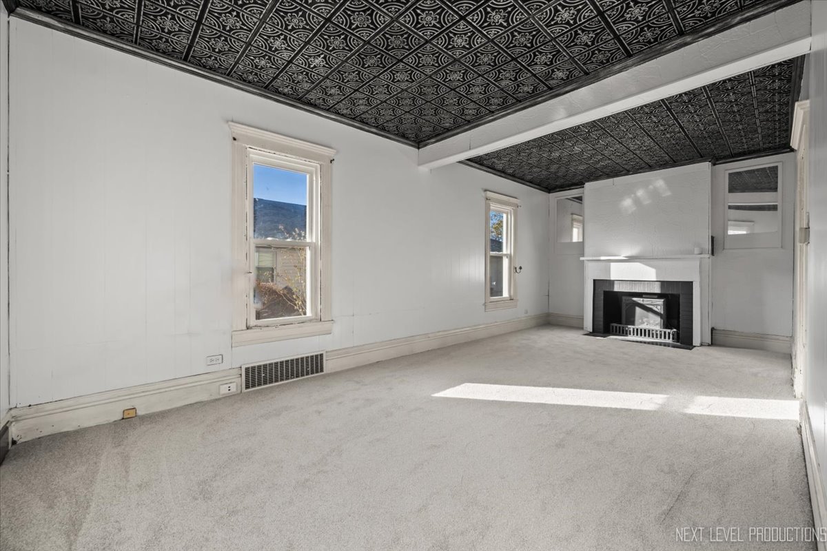 709 N Van Buren Street