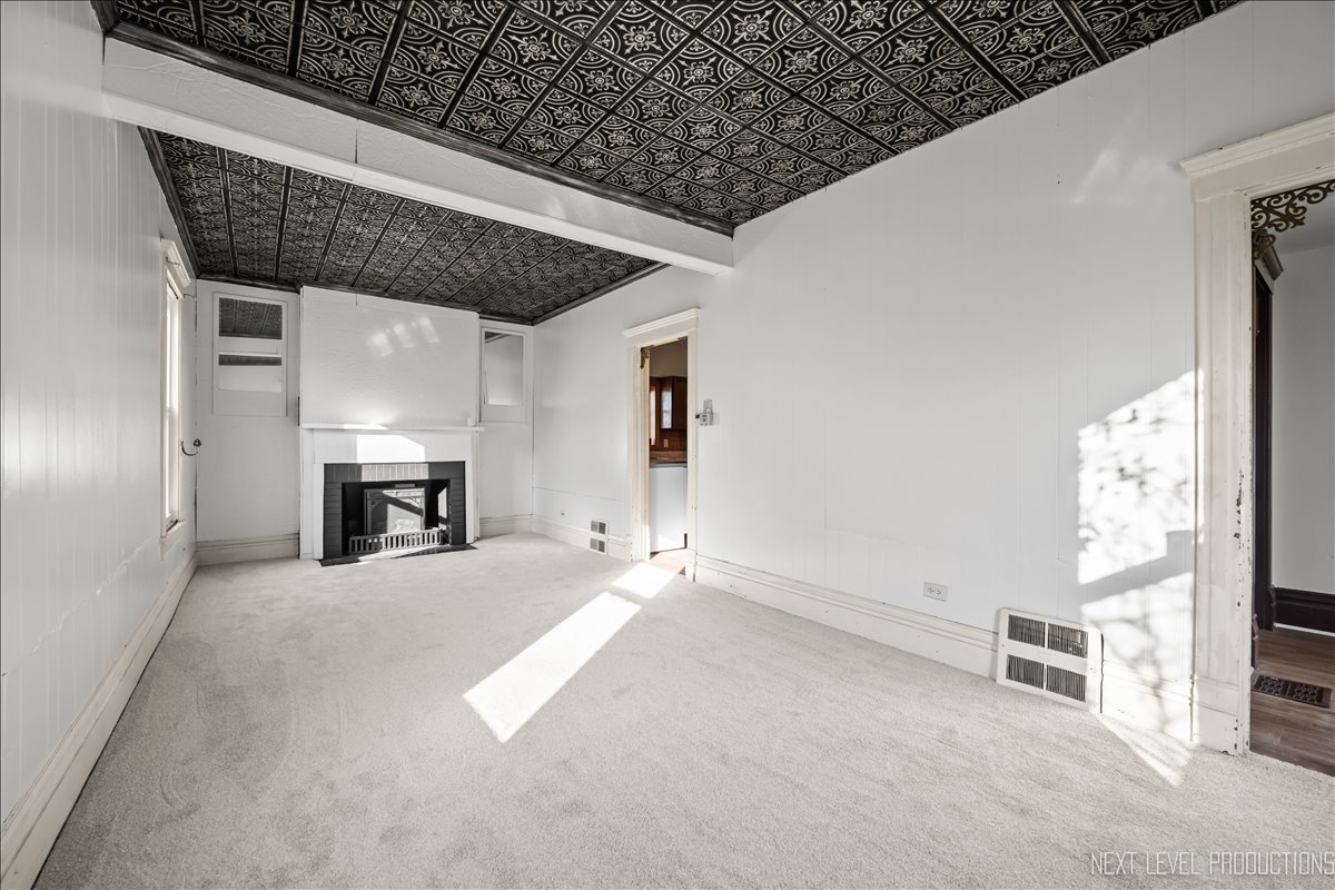 709 N Van Buren Street