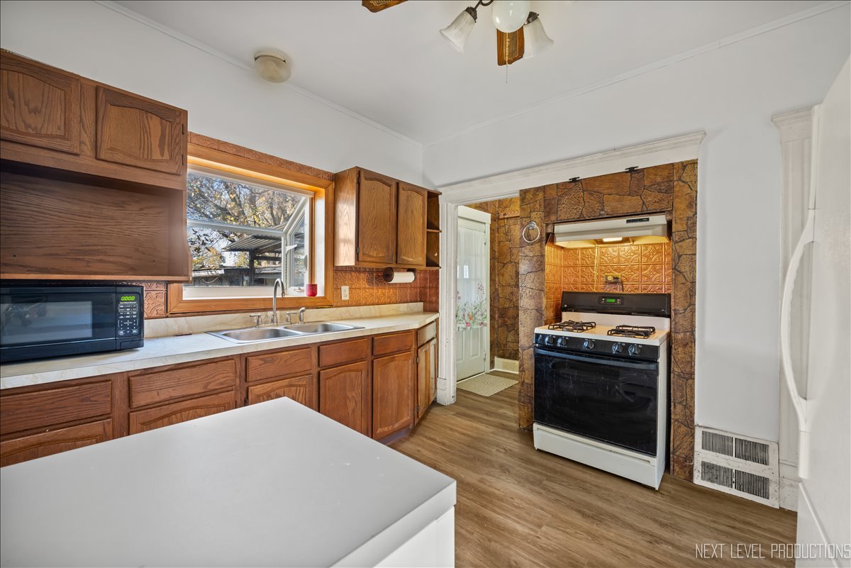 709 N Van Buren Street