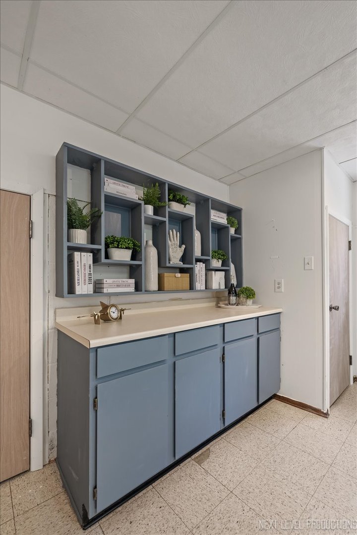 5436 Blodgett Avenue