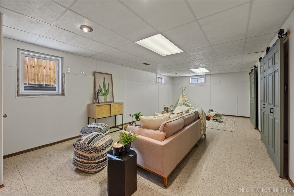 5436 Blodgett Avenue