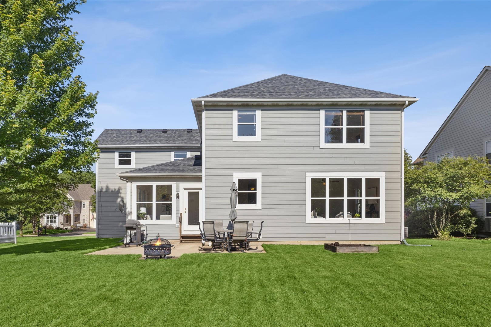 634 SENNETT Street