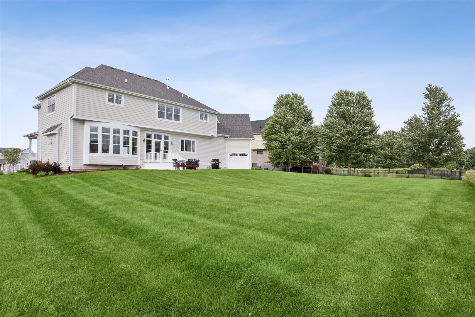 995 Redbud Lane
