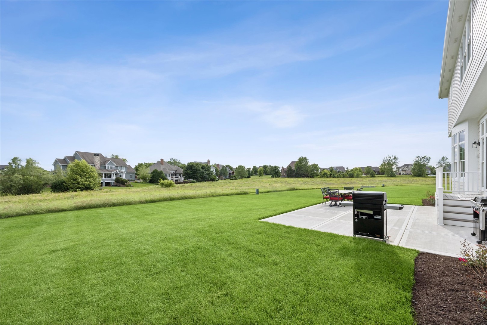 995 Redbud Lane