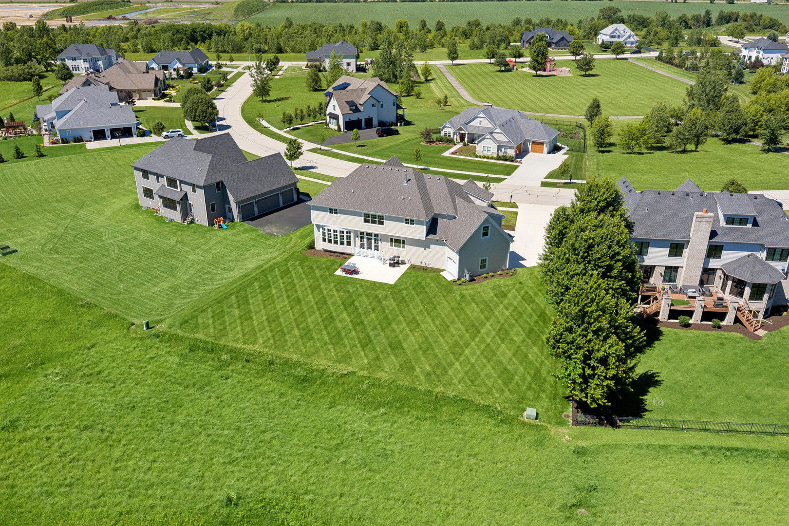 995 Redbud Lane