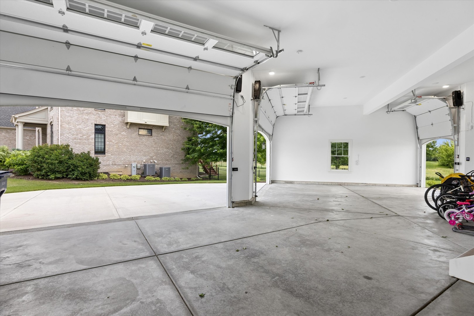 995 Redbud Lane