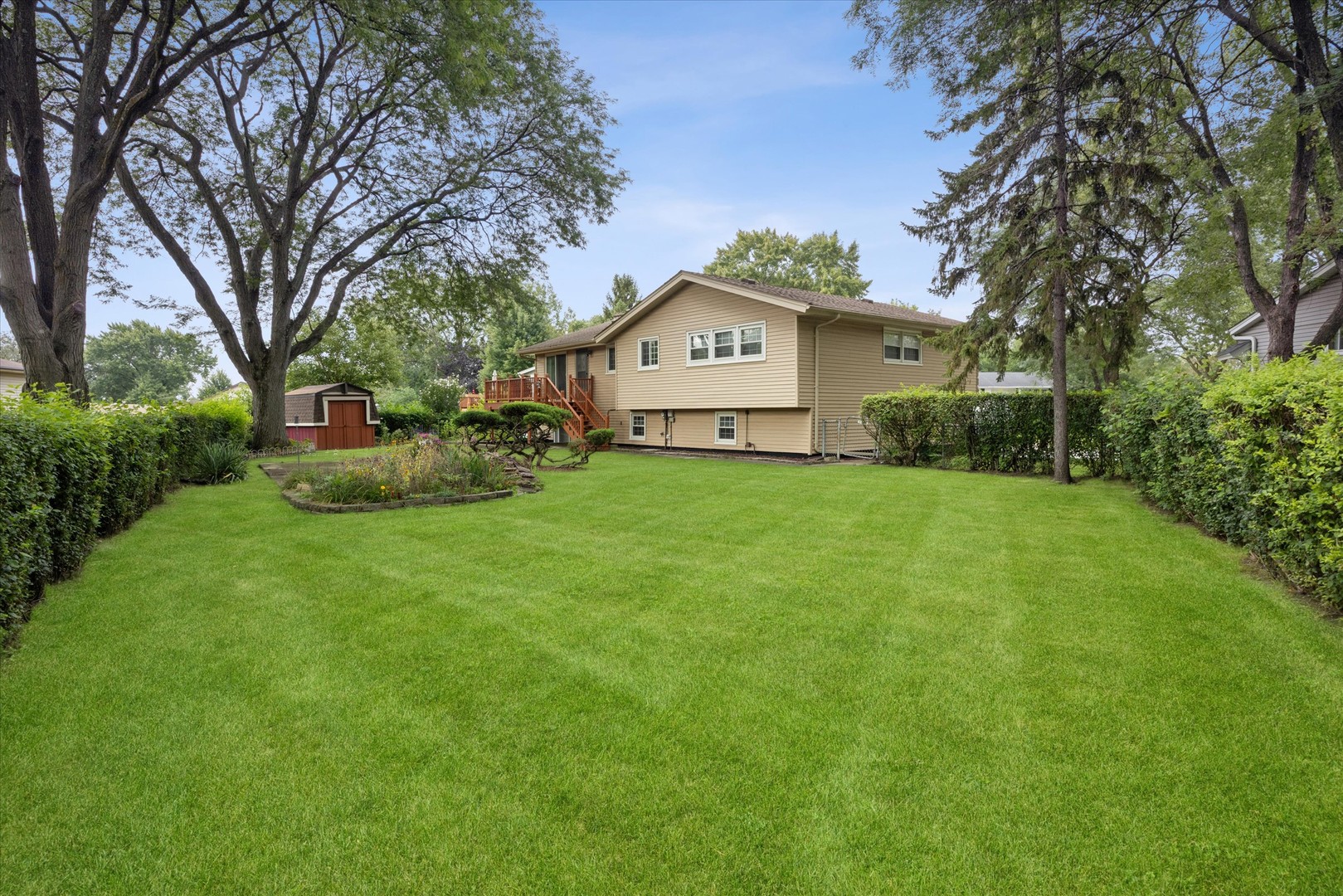 606 Bahama Court