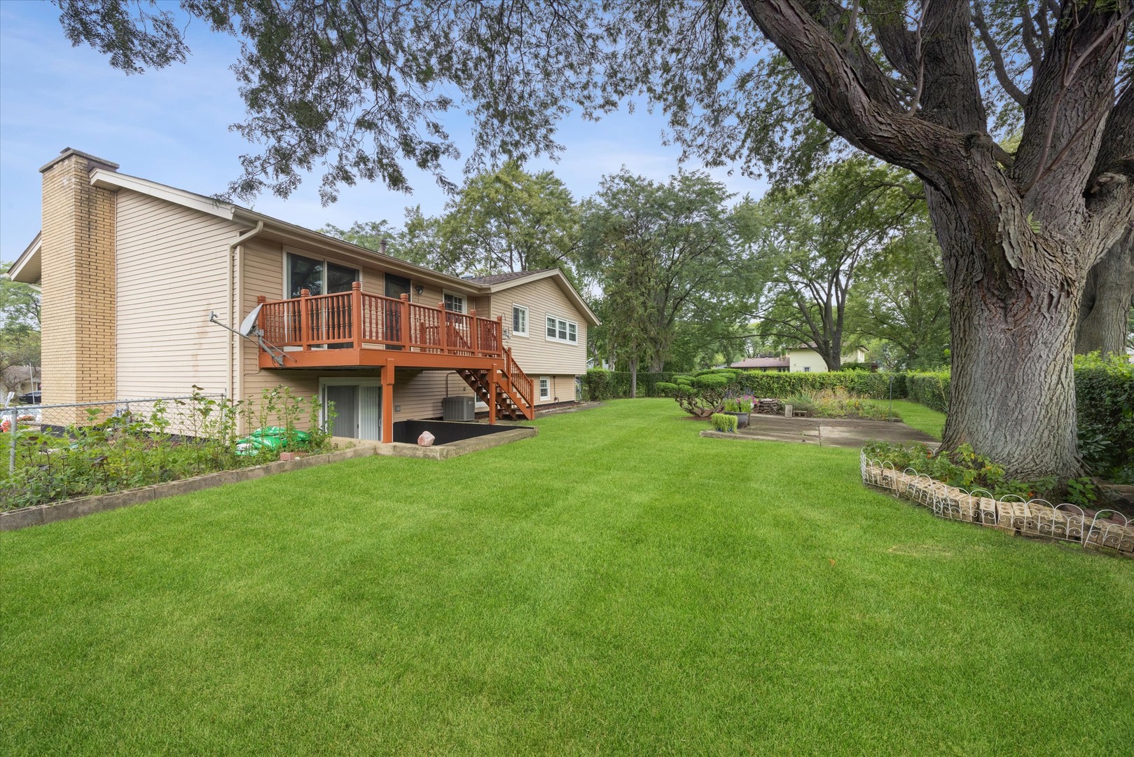 606 Bahama Court