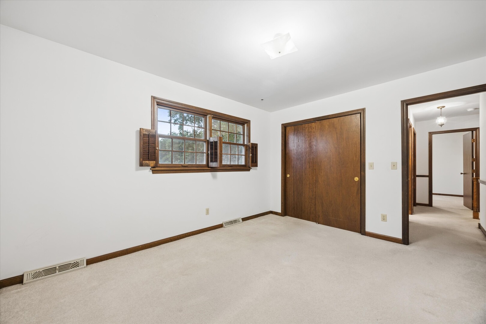 2s730 White Oak Lane