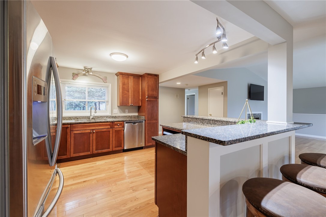25 Sutton Place