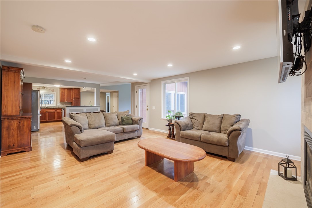 25 Sutton Place