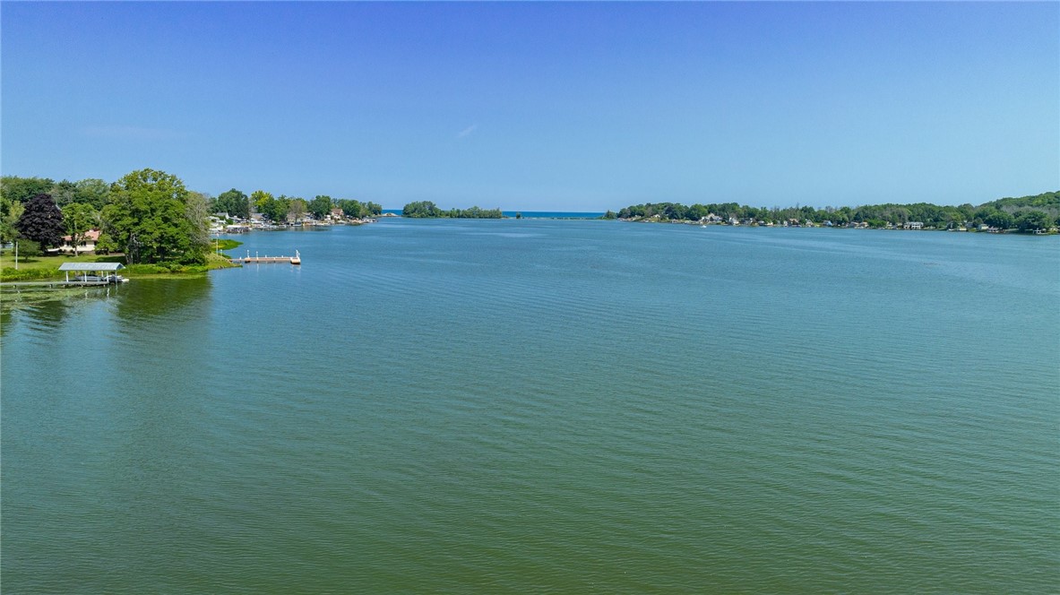 8106 West Port Bay Road