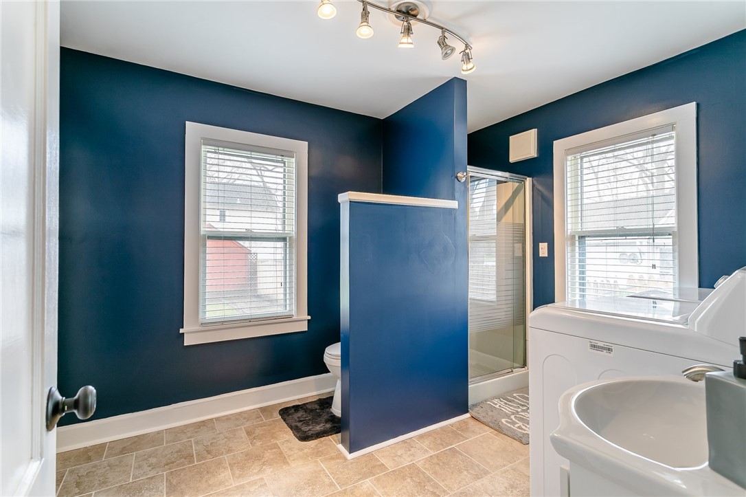 875 Whitney Road West