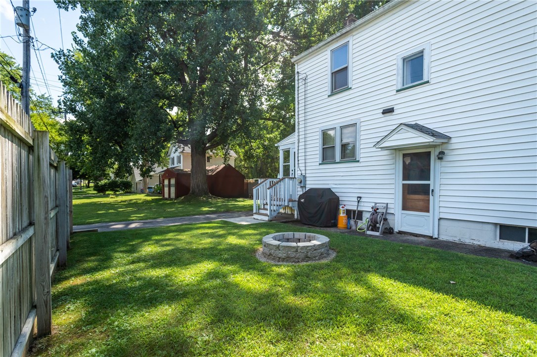 875 Whitney Road West